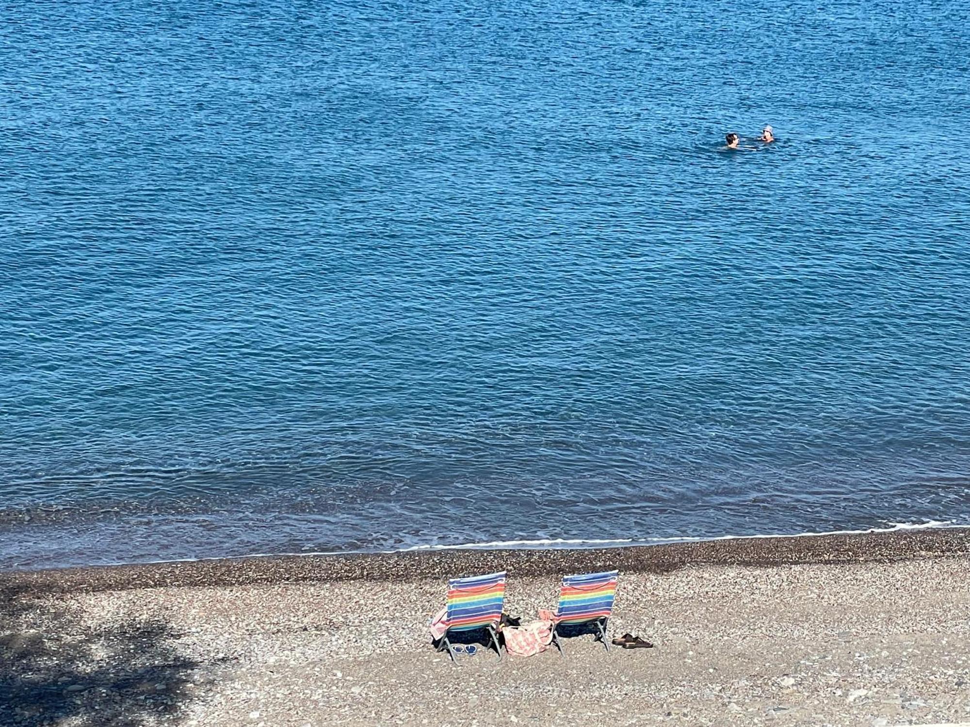 Daire Sea Urchin Neos Kosmos Agia Pelagia (Kythira)